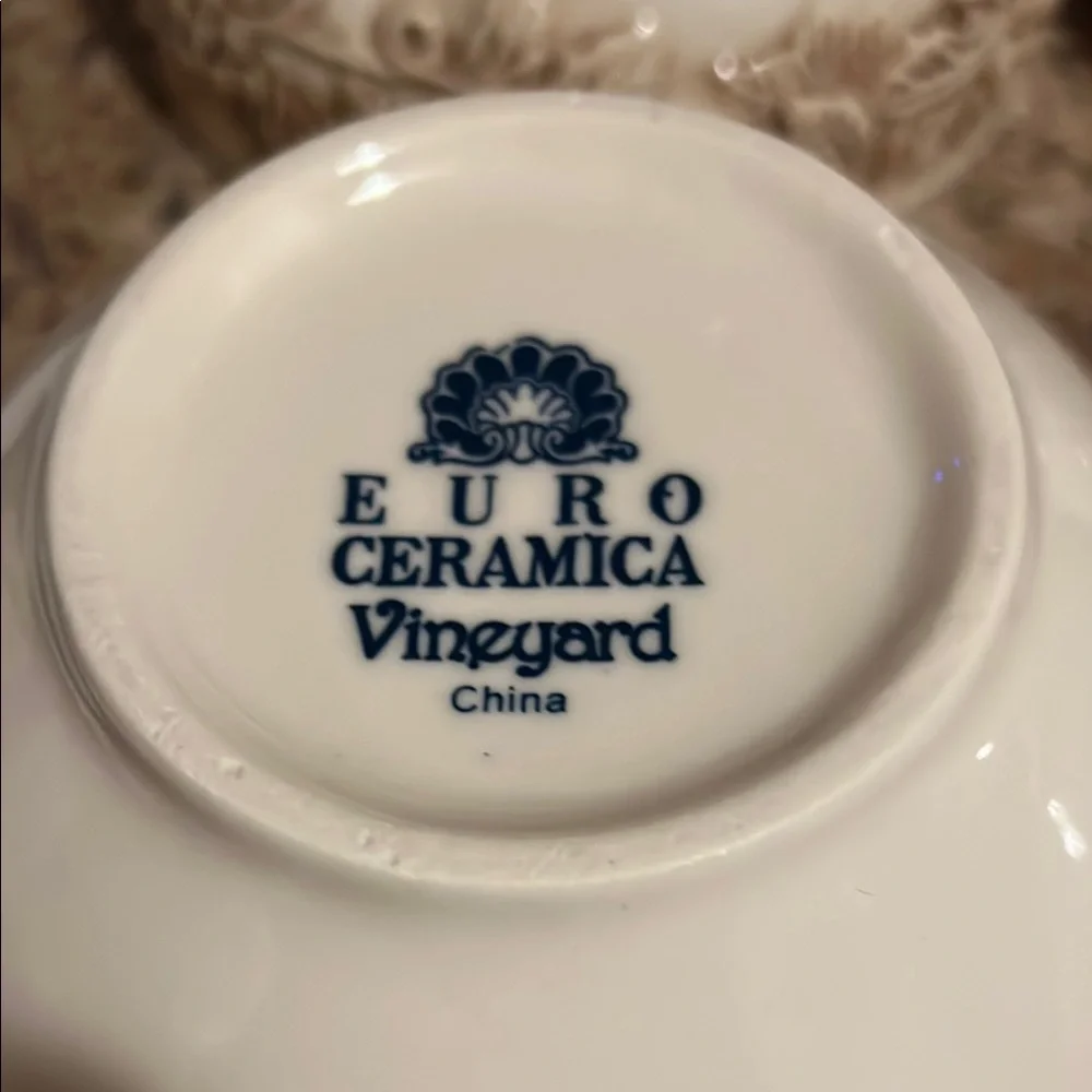 Set of 4 1980s Euro Ceramica Vineyard Bowls grapevine leaf design. Excellent - Picture 3 of 4